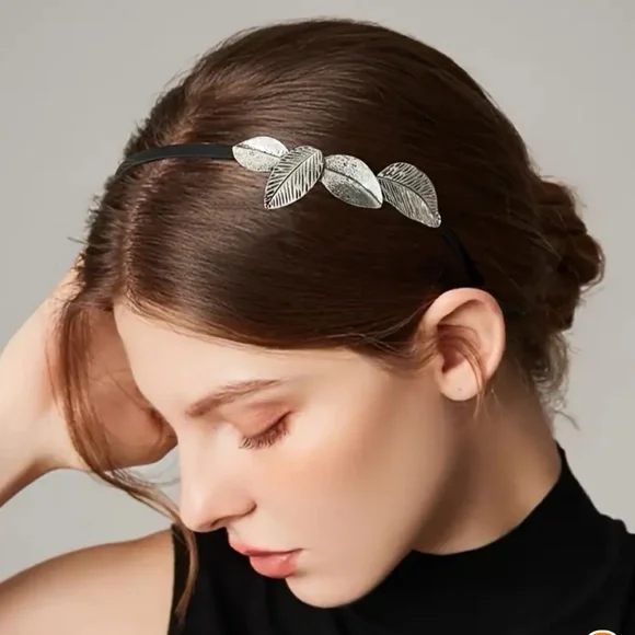 💖 3/$30 💖 Silver Intricate Leaf Headband - Picture 1 of 8